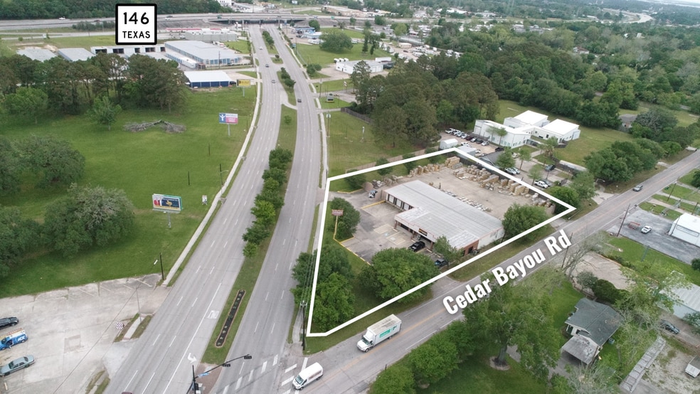 2800 N Alexander Dr, Baytown, TX for sale - Building Photo - Image 2 of 5