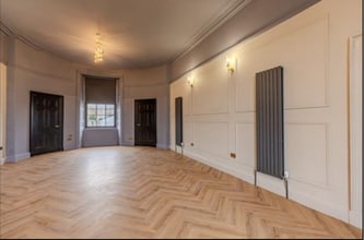 21 Wellington Sq, Ayr for lease Interior Photo- Image 1 of 1