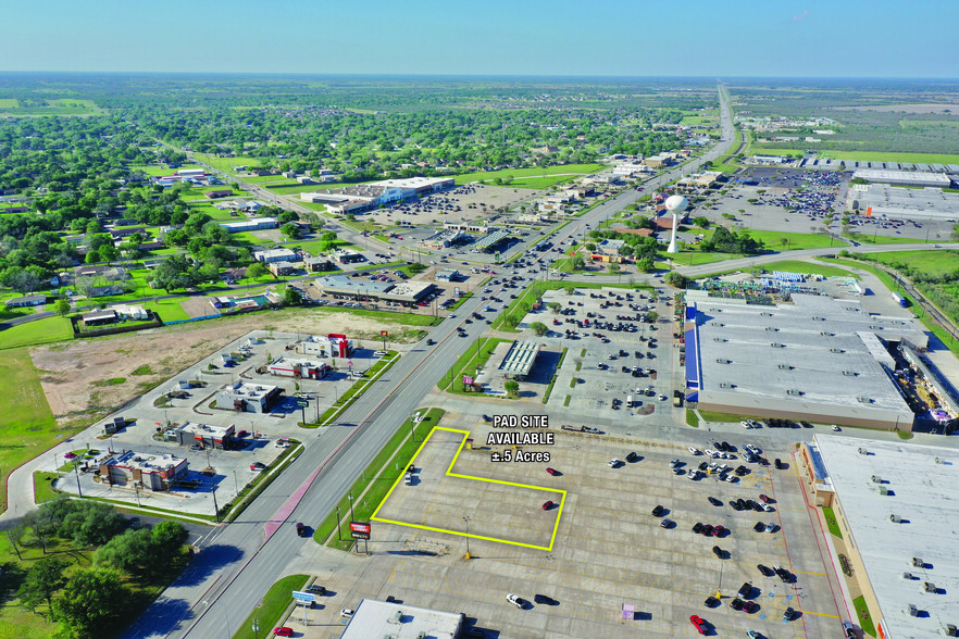 8502 N Navarro St, Victoria, TX for sale - Building Photo - Image 2 of 5