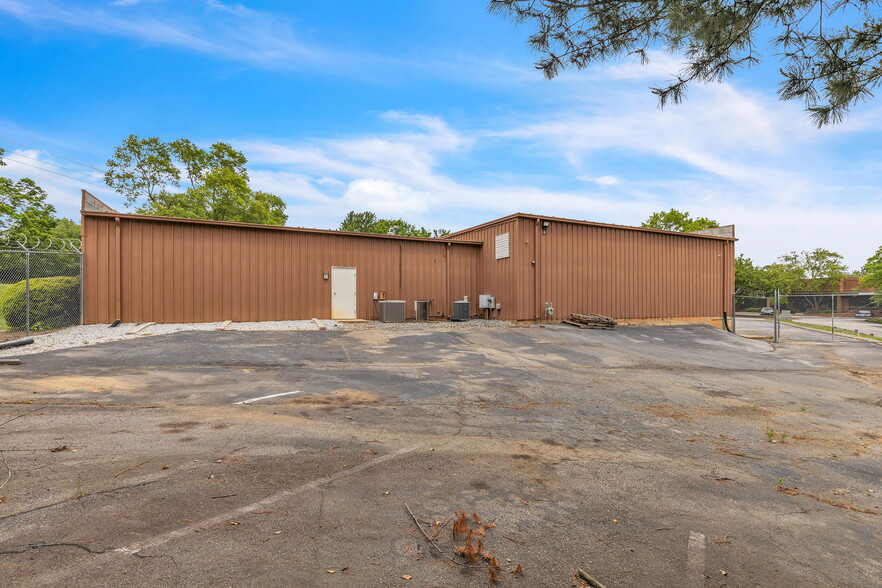 4 Progress Rd, Greenville, SC for lease - Building Photo - Image 2 of 18