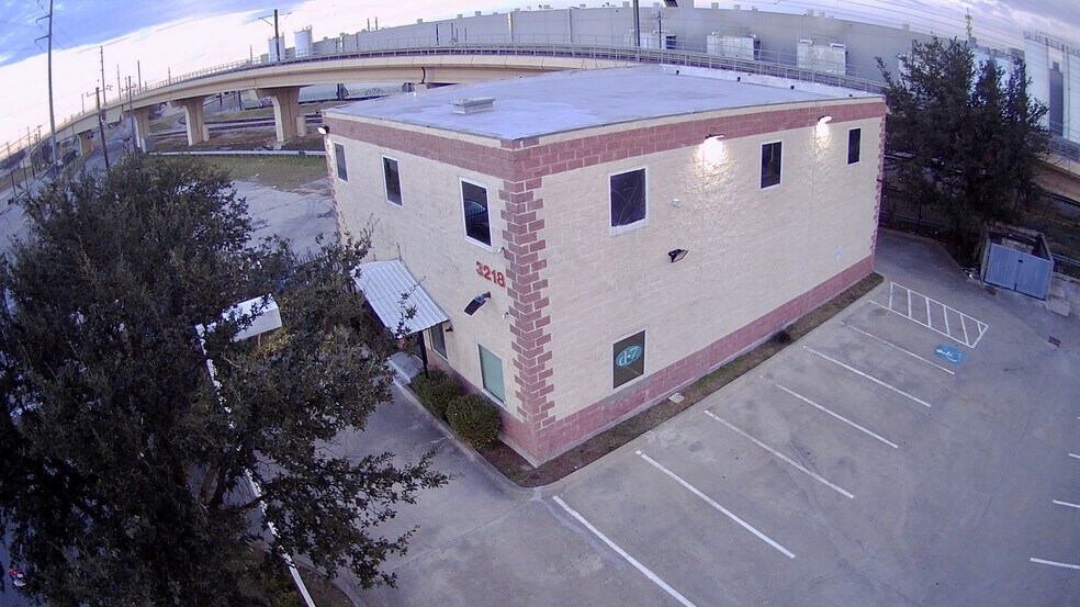 3218 Forest Ln, Garland, TX for sale - Primary Photo - Image 1 of 1