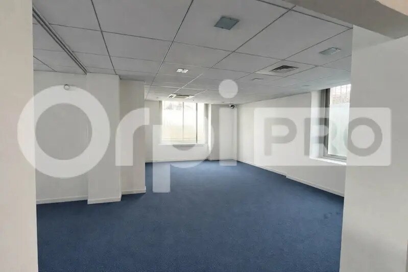 Office in La Rochelle for sale - Interior Photo - Image 2 of 3