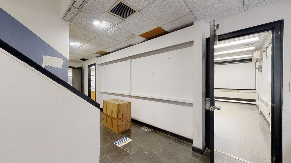 20 Gorham Ave, Hamden, CT for sale - Matterport 3D Scan - Image 3 of 41