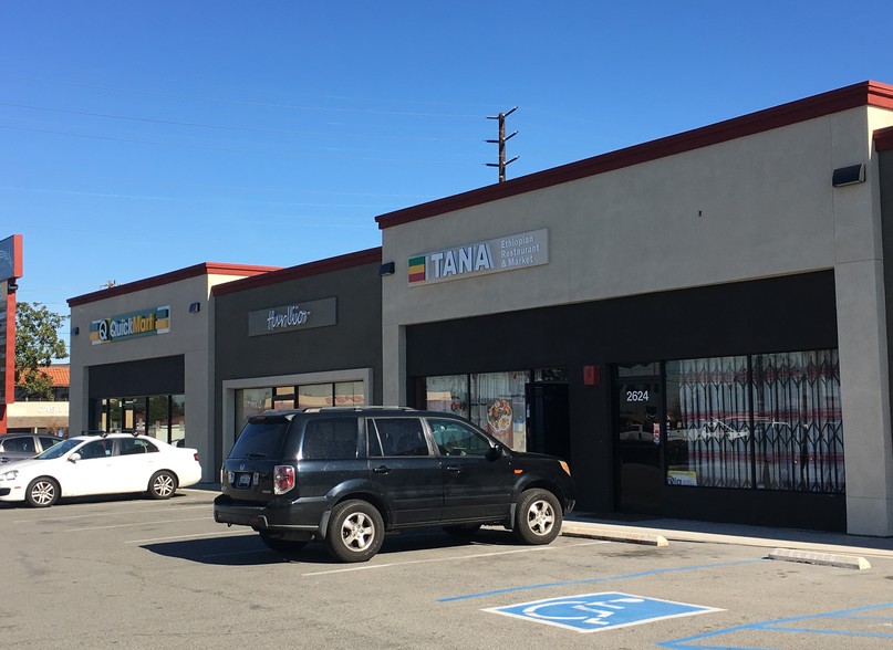 2618-2636 W La Palma Ave, Anaheim, CA for lease - Building Photo - Image 3 of 5