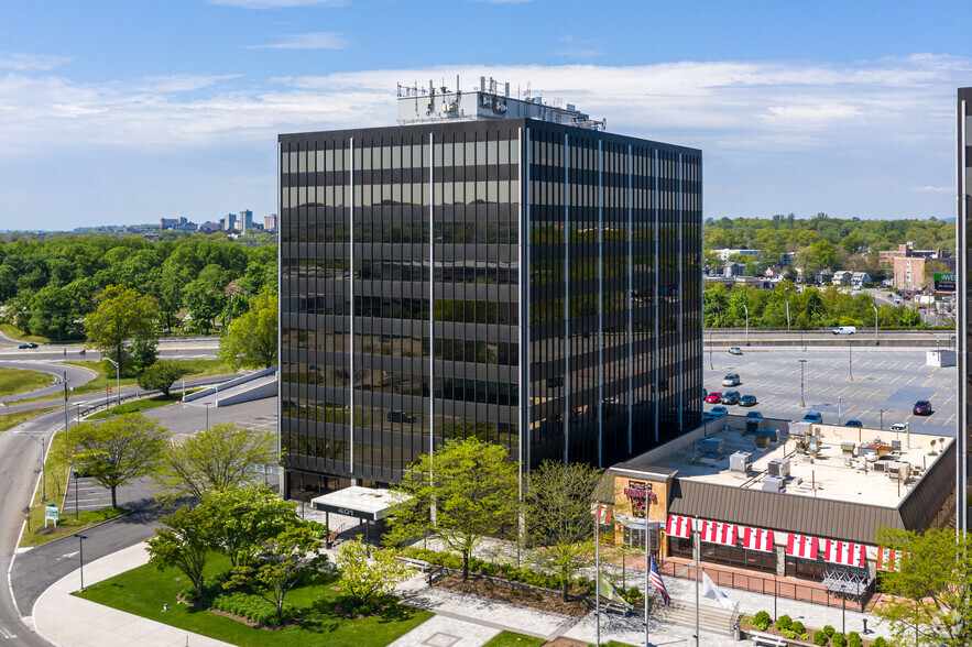 401 Hackensack Ave, Hackensack, NJ for lease - Building Photo - Image 1 of 13