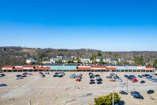 Duncan Manor Plaza - Storefront Property