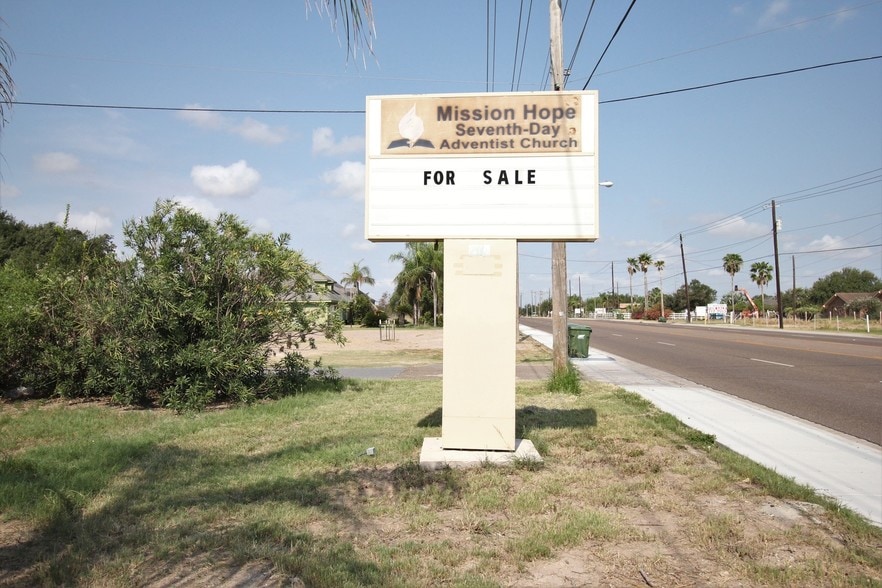 203 W Mile 3 Rd, Palmhurst, TX 78573