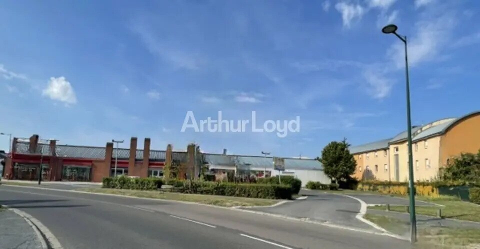 Retail in Tinqueux for lease - Building Photo - Image 3 of 6