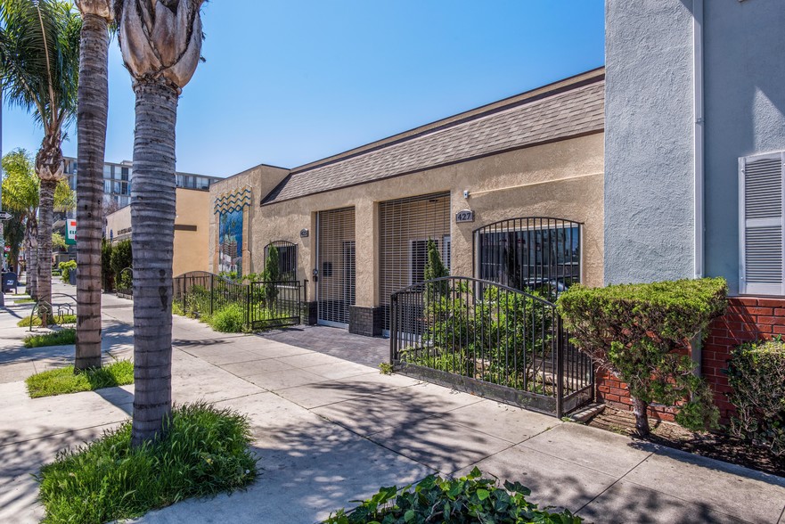 425-427 Atlantic Ave, Long Beach, CA for lease - Primary Photo - Image 1 of 31