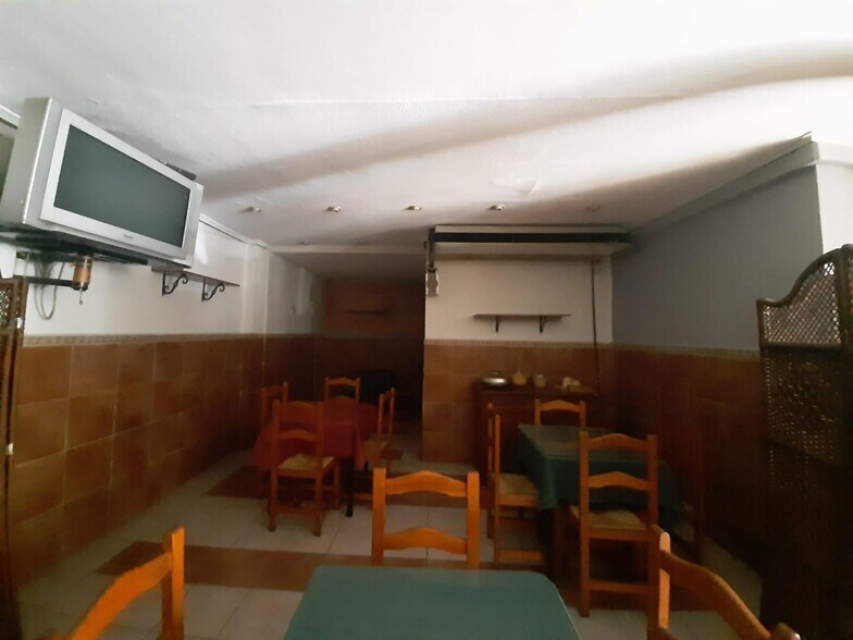 Retail in Cáceres for sale - Building Photo - Image 3 of 3