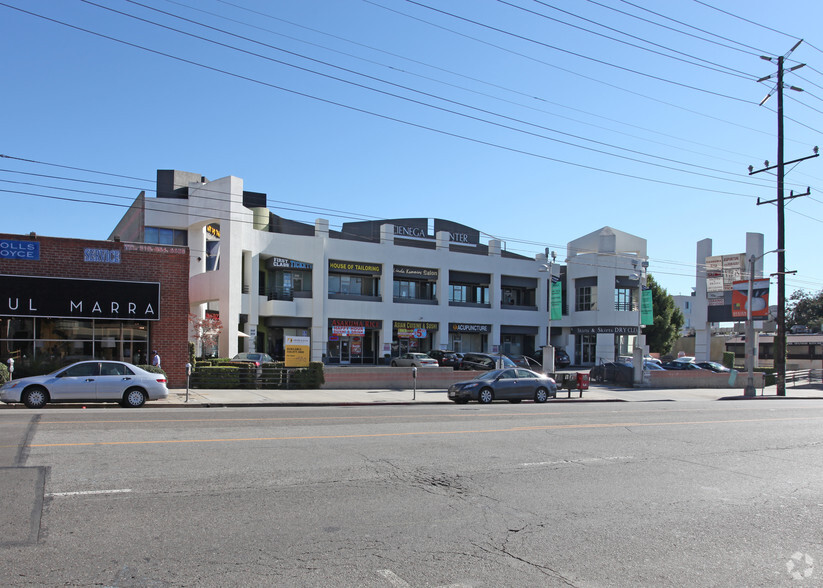 848 N La Cienega Blvd, Los Angeles, CA for lease - Primary Photo - Image 3 of 5