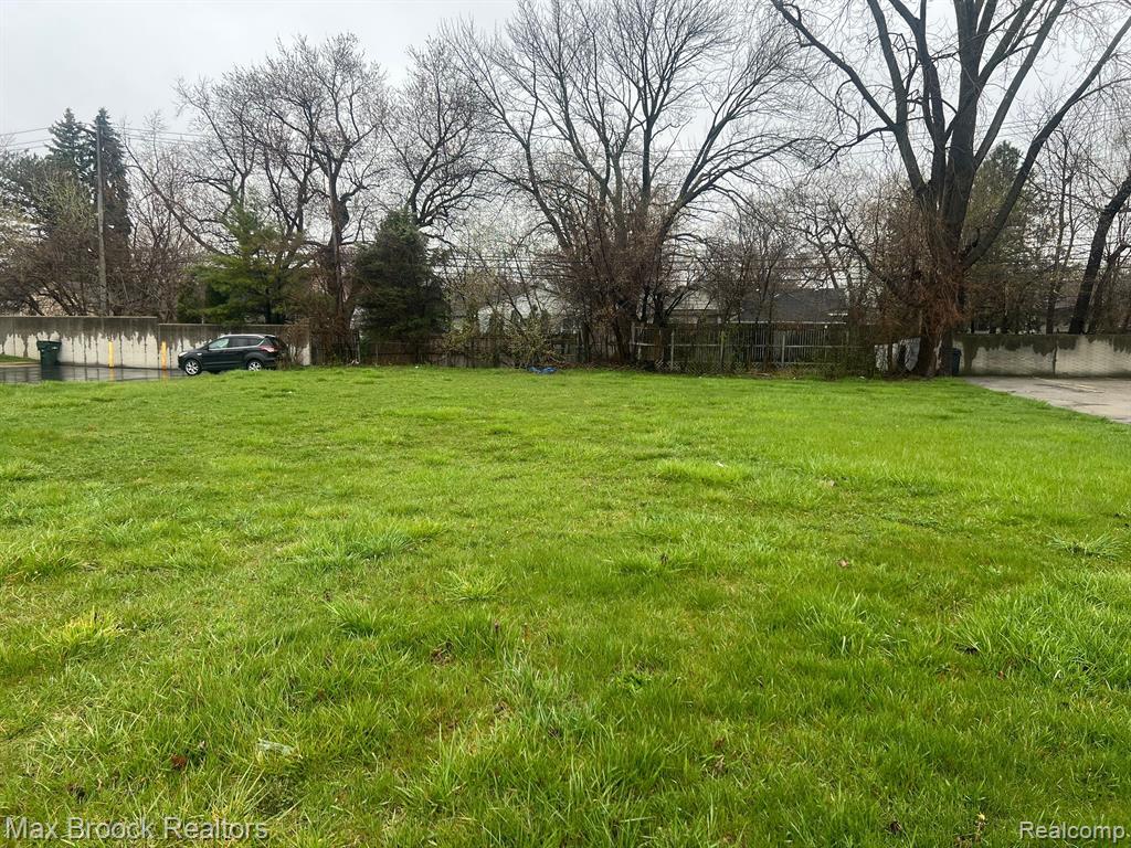 149 E Maple Rd, Troy, MI for sale Primary Photo- Image 1 of 1