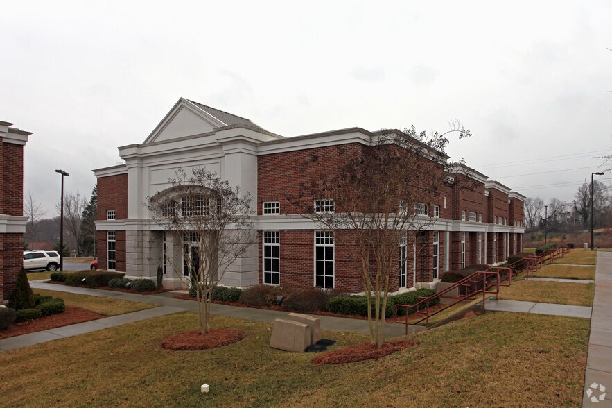 1104 Spruce St, Belmont, NC for sale - Primary Photo - Image 1 of 1