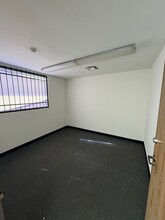 9302-9308 Narnia Dr, Riverside, CA for lease Building Photo- Image 2 of 6