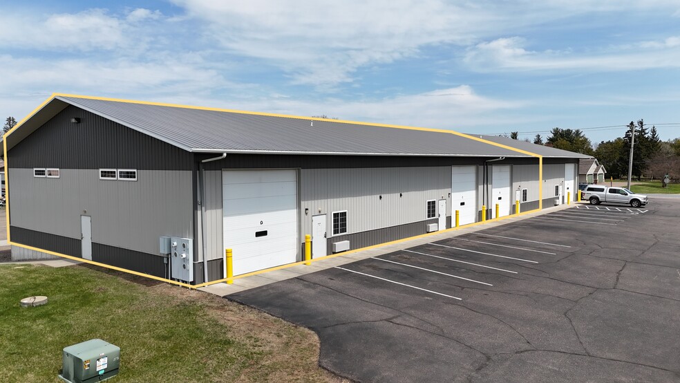 3902 130th St, Lake Hallie, WI for lease - Building Photo - Image 1 of 8