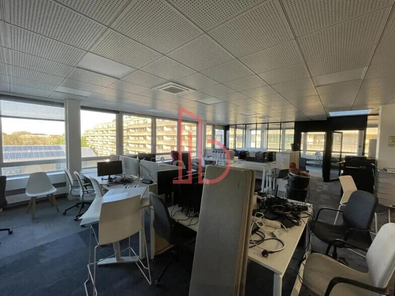 Office in Bordeaux for lease - Interior Photo - Image 3 of 5