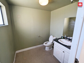 401 S Glenoaks Blvd, Burbank, CA for lease Interior Photo- Image 1 of 7