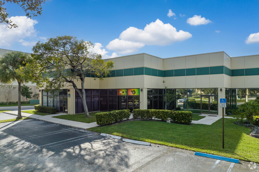 3700 NW 124th Ave, Coral Springs, FL for lease - Building Photo - Image 3 of 8