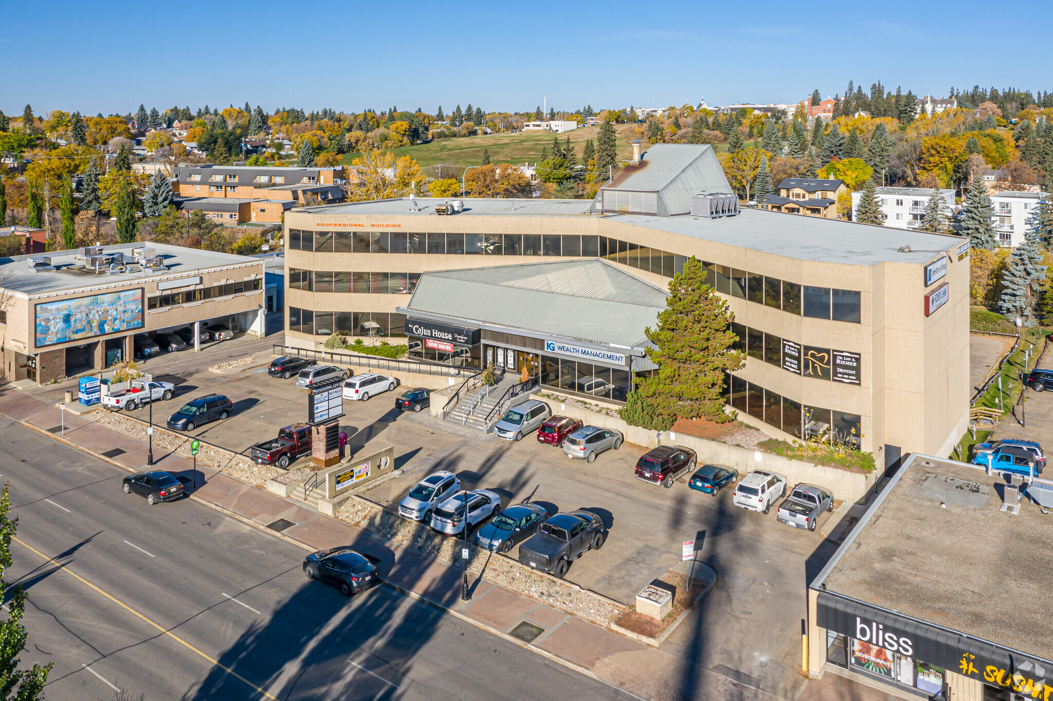 7 St Anne St, St. Albert, AB for sale Primary Photo- Image 1 of 1