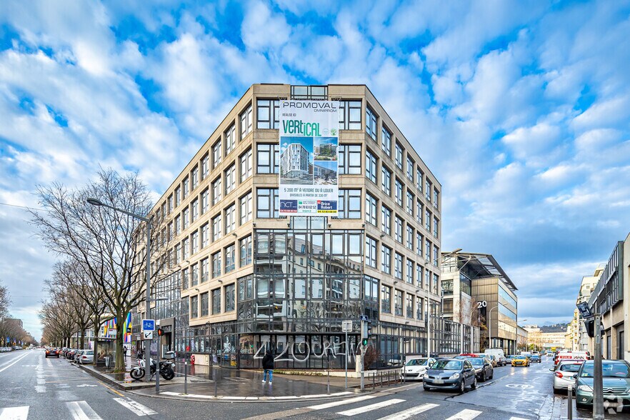 in Lyon for sale - Primary Photo - Image 1 of 1