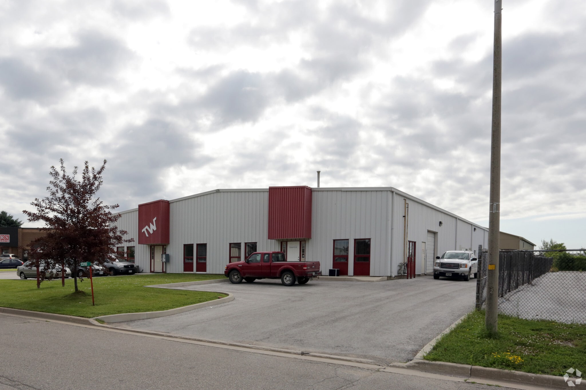 1310 Osprey Dr, Hamilton, ON for sale Primary Photo- Image 1 of 1