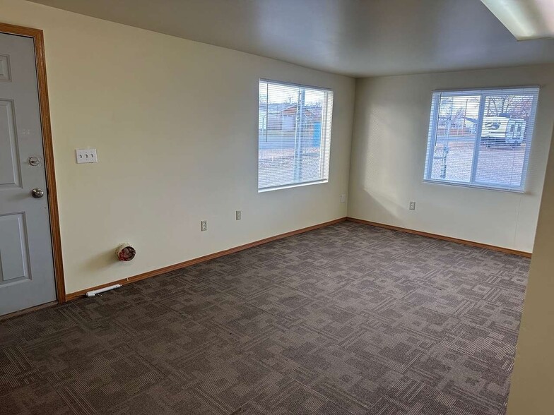 1100 Waukesha Ave, Helena, MT for lease - Interior Photo - Image 3 of 5