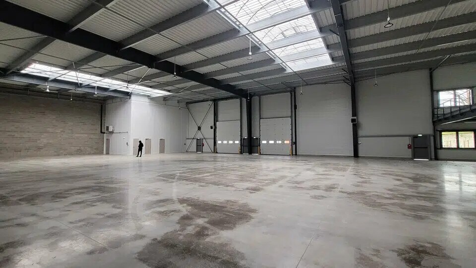 Flex in Le Petit-Quevilly for lease - Building Photo - Image 2 of 12