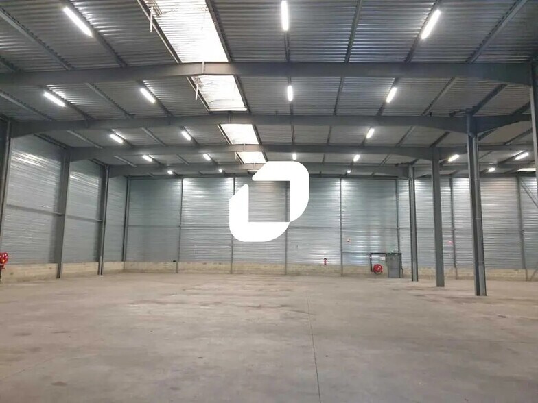 Office in Vitry-sur-Seine for lease - Building Photo - Image 3 of 20