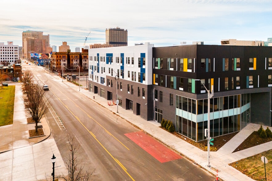 2627 Cass Ave, Detroit, MI for lease - Primary Photo - Image 1 of 12