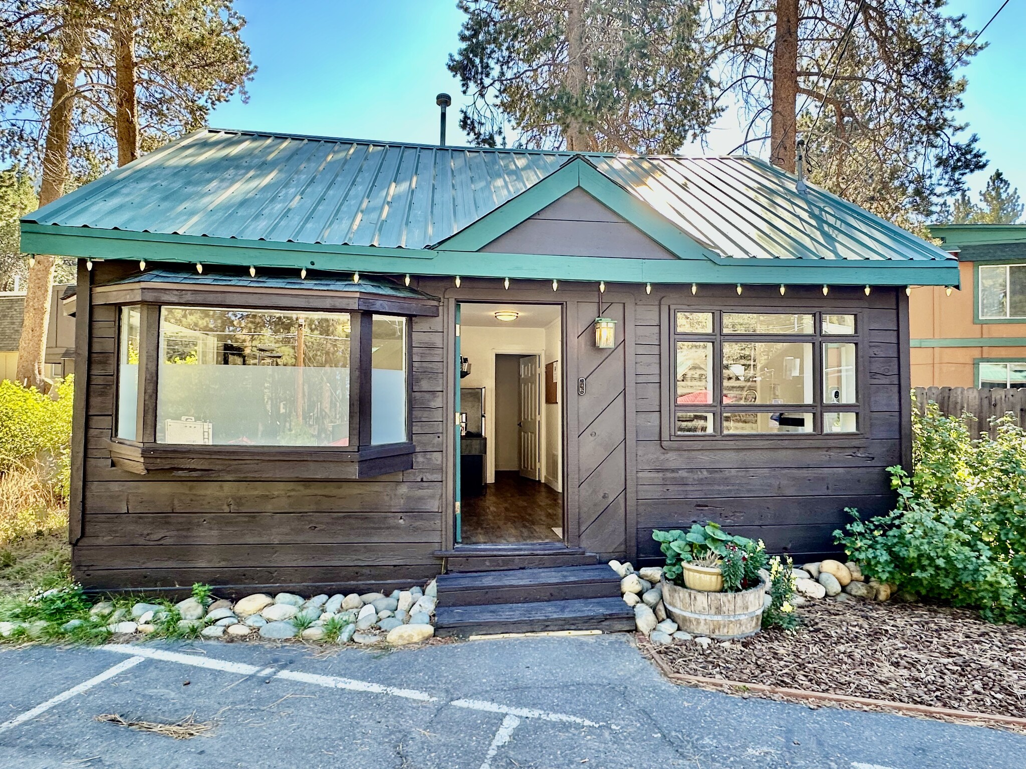 1169 Ski Run Blvd, South Lake Tahoe, CA for lease Building Photo- Image 1 of 14