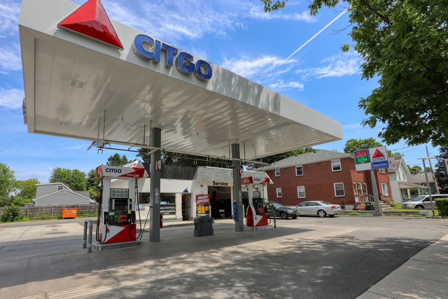 275 Elm St, Pittsfield, MA for sale - Building Photo - Image 1 of 1