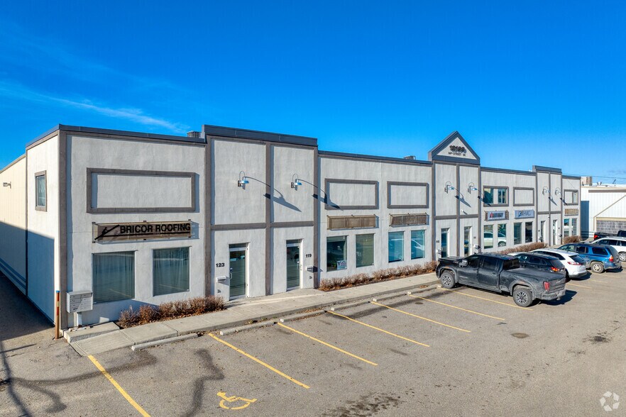 12159 44th St SE, Calgary, AB for sale - Primary Photo - Image 1 of 1