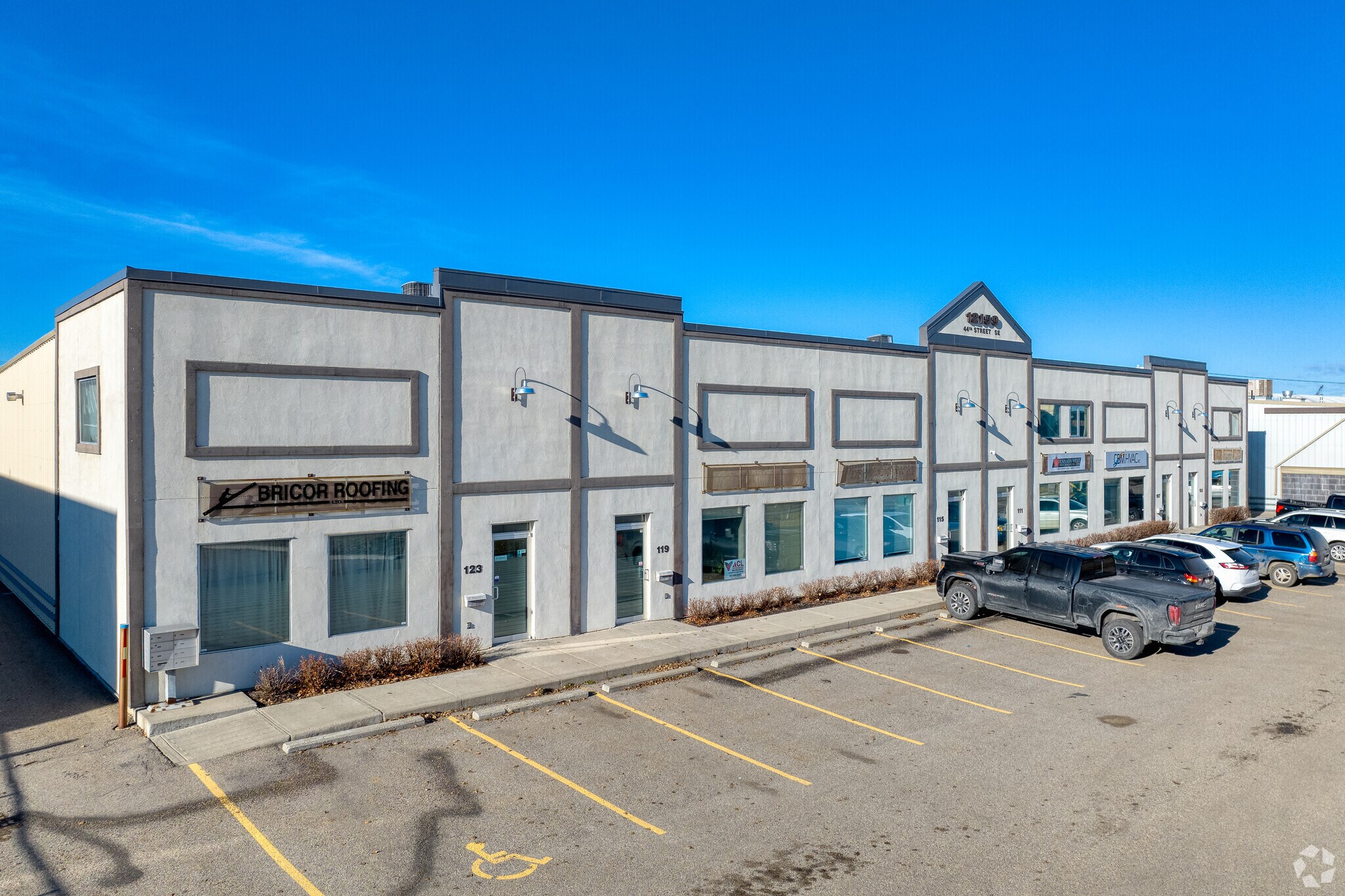 12159 44th St SE, Calgary, AB for sale Primary Photo- Image 1 of 1