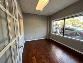 4526 Lincoln, Chicago, IL for lease Interior Photo- Image 2 of 11