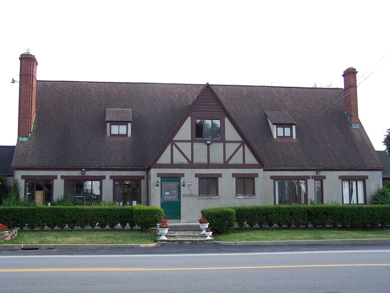7312 Chestnut Ridge Rd, Lockport, NY for sale - 7312 Chestnut Ridge - Image 1 of 8