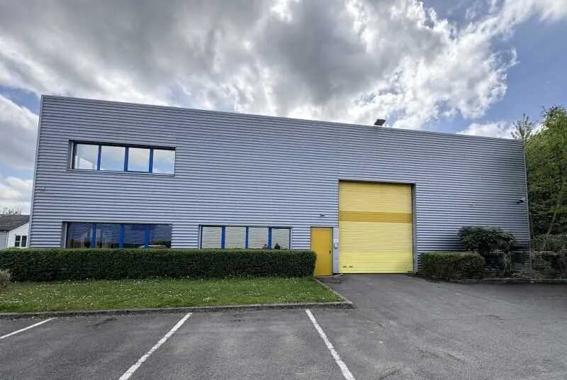 Office in La Chapelle-Saint-Mesmin for lease Building Photo- Image 1 of 18