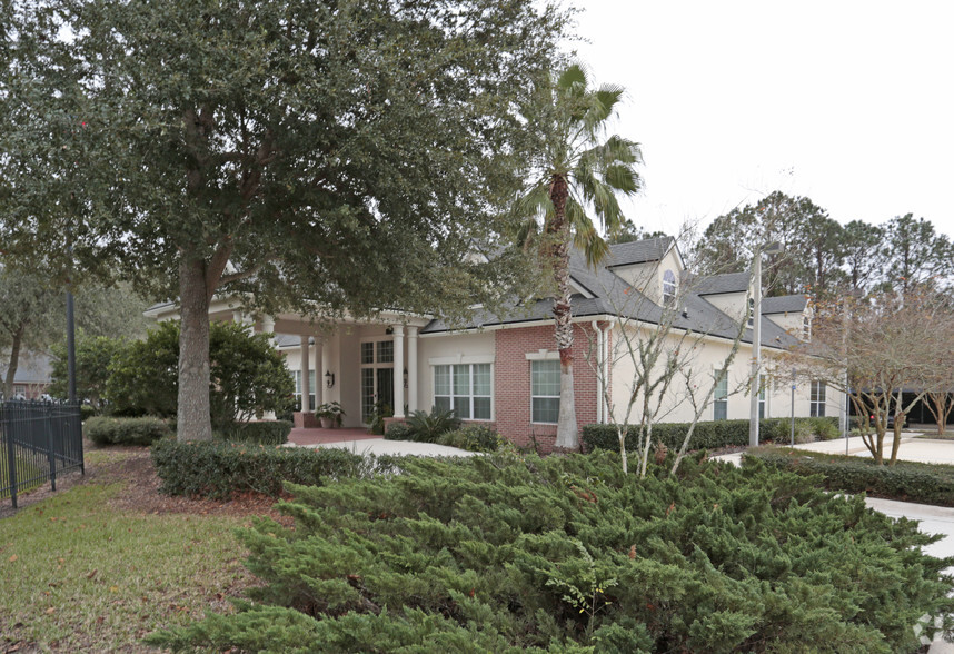 11246 Alumni Way, Jacksonville, FL for lease - Primary Photo - Image 1 of 26