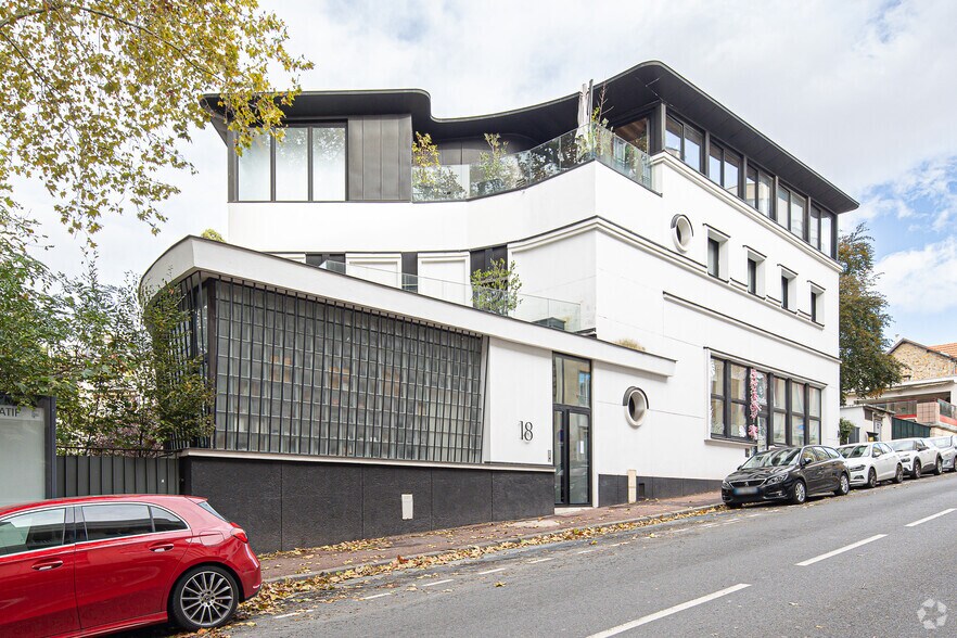 14-18 Rue Telles De La Poterie, Issy-les-Moulineaux for sale - Building Photo - Image 2 of 2