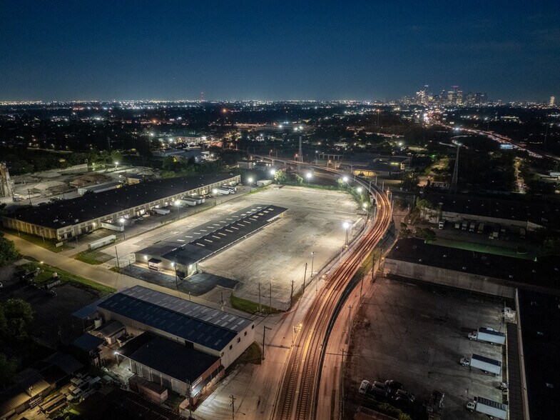 102 Bennington St, Houston, TX for sale - Building Photo - Image 1 of 1