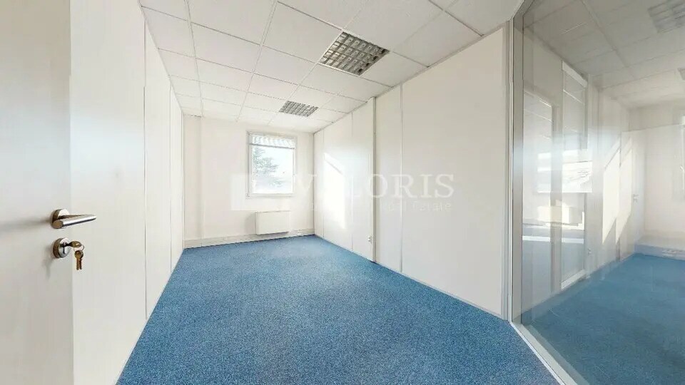 Office in Bron for sale - Interior Photo - Image 2 of 7