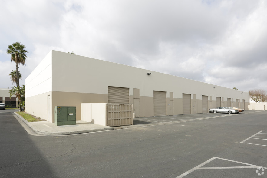 1518 N Endeavor Pl, Anaheim, CA for lease - Building Photo - Image 2 of 3