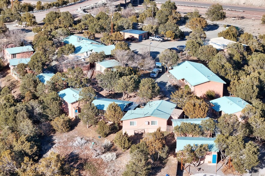 25 Vista Point Rd, Santa Fe, NM for sale - Building Photo - Image 2 of 13