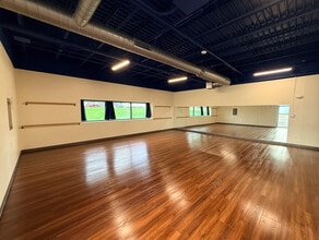 115 16th Ave NW, Rochester, MN for lease Interior Photo- Image 2 of 5