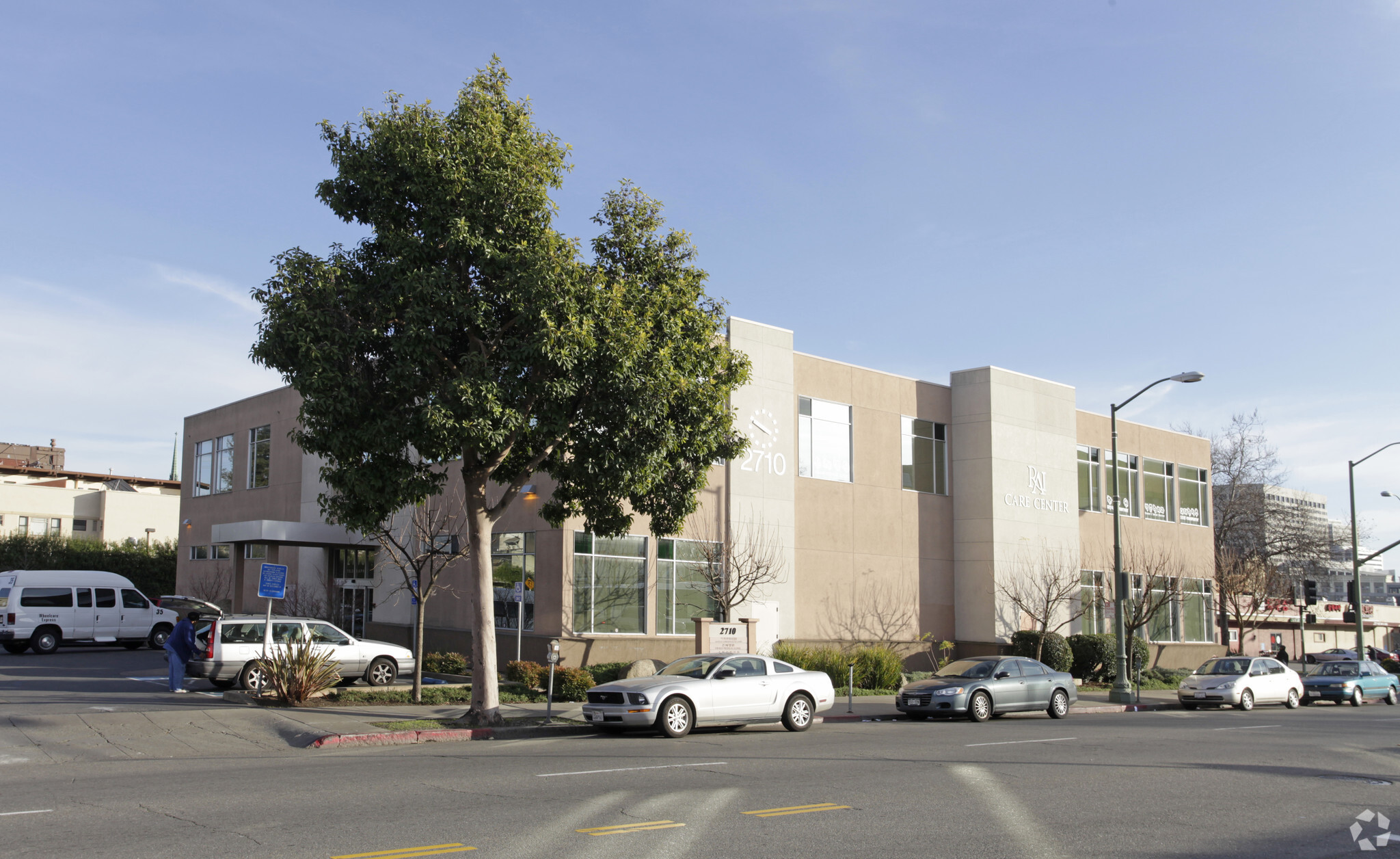 2710 Telegraph Ave, Oakland, CA for lease Primary Photo- Image 1 of 4