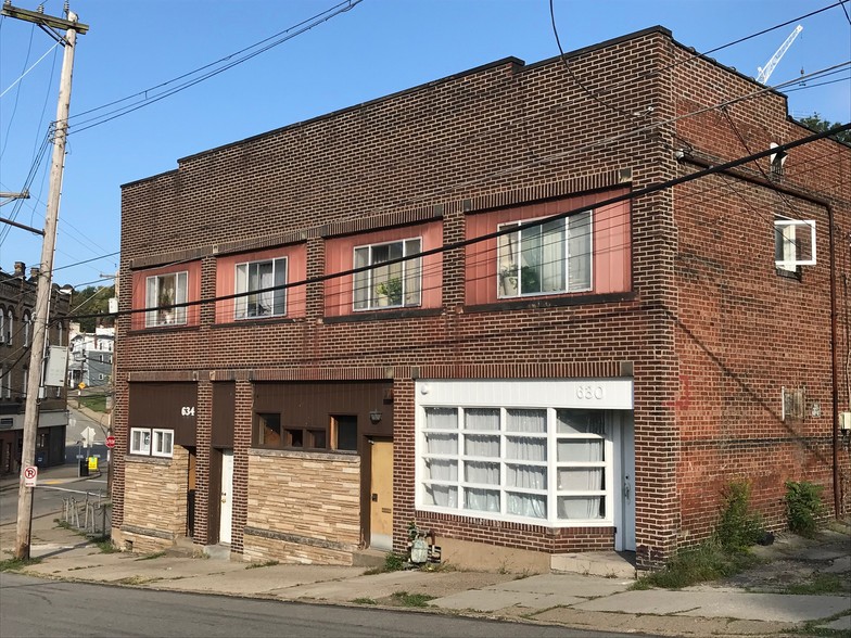 634 Hillsboro St, Pittsburgh, PA for sale - Primary Photo - Image 1 of 1