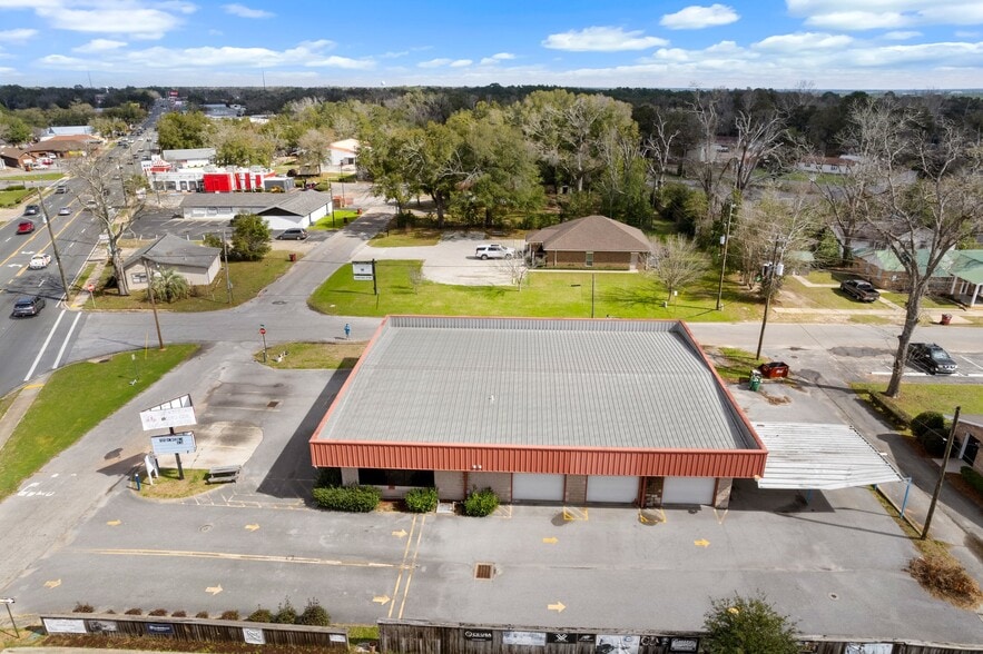 493 N Ferdon Blvd, Crestview, FL for lease - Aerial - Image 2 of 5