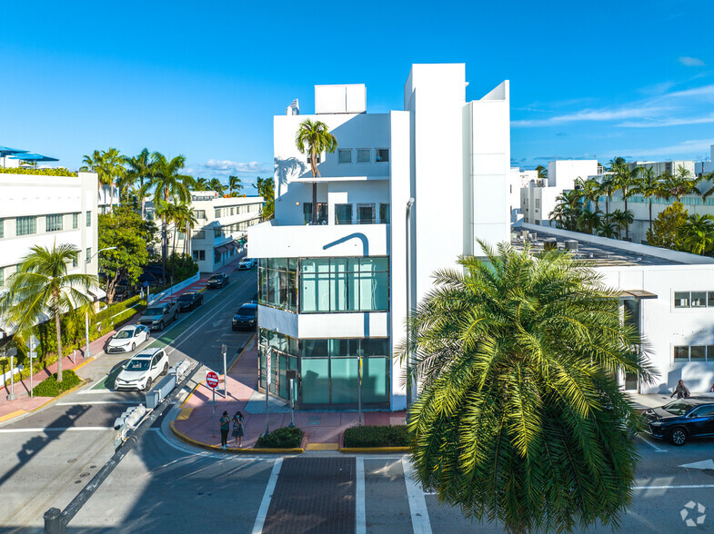 763 Collins Ave, Miami Beach, FL for lease - Building Photo - Image 2 of 4