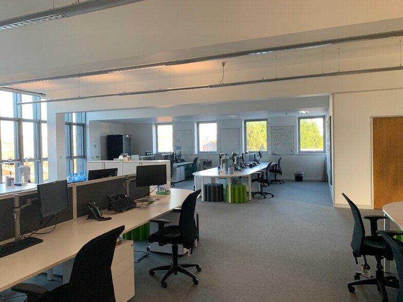 Olympia Cross, Glasgow for lease - Interior Photo - Image 3 of 7