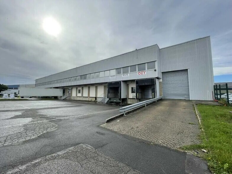 Office in Sucy-en-Brie for lease - Building Photo - Image 3 of 3