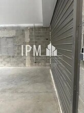 Flex in Aix-en-Provence for lease Interior Photo- Image 1 of 4